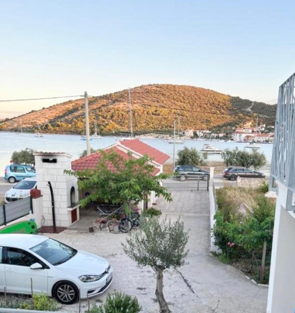 Providenca Apartment Vinišće Exterior foto